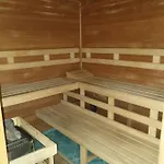 Hana Hotel 3*